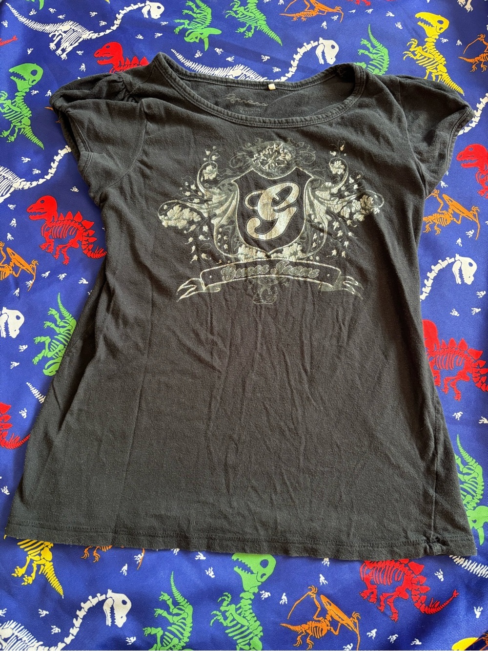 Ladies Y2K guess jeans tshirt